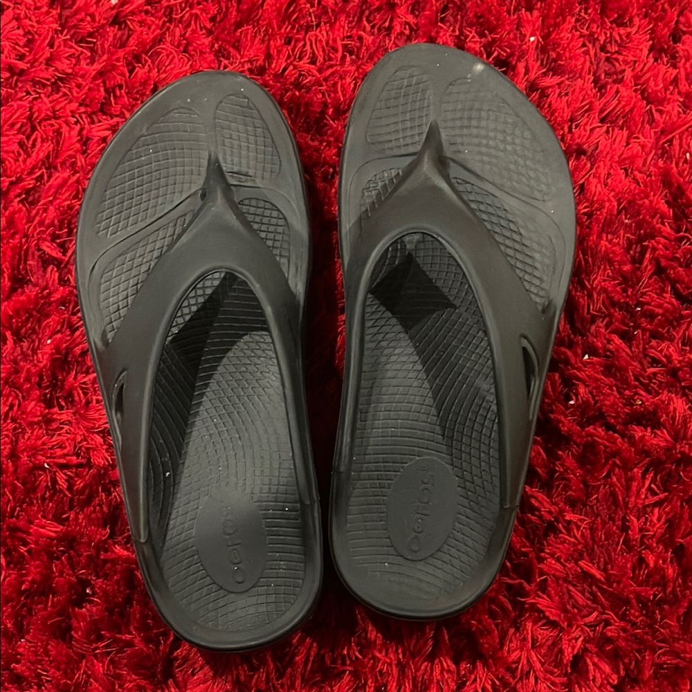 OOFOS Charcoal Men's Flip-Flops